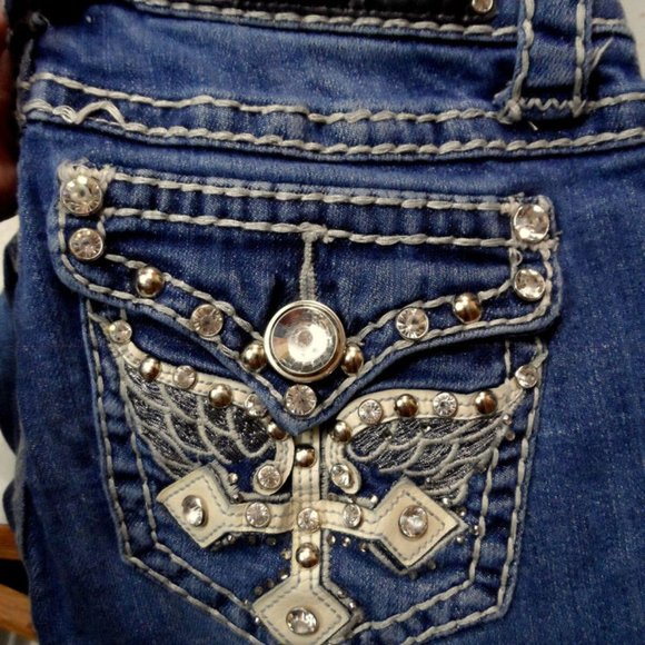 LA IDOL Jeans Sz 0 26x 20 Flap Fleur pocket Bling Dark wash Crop Capri Designer - Picture 3 of 12